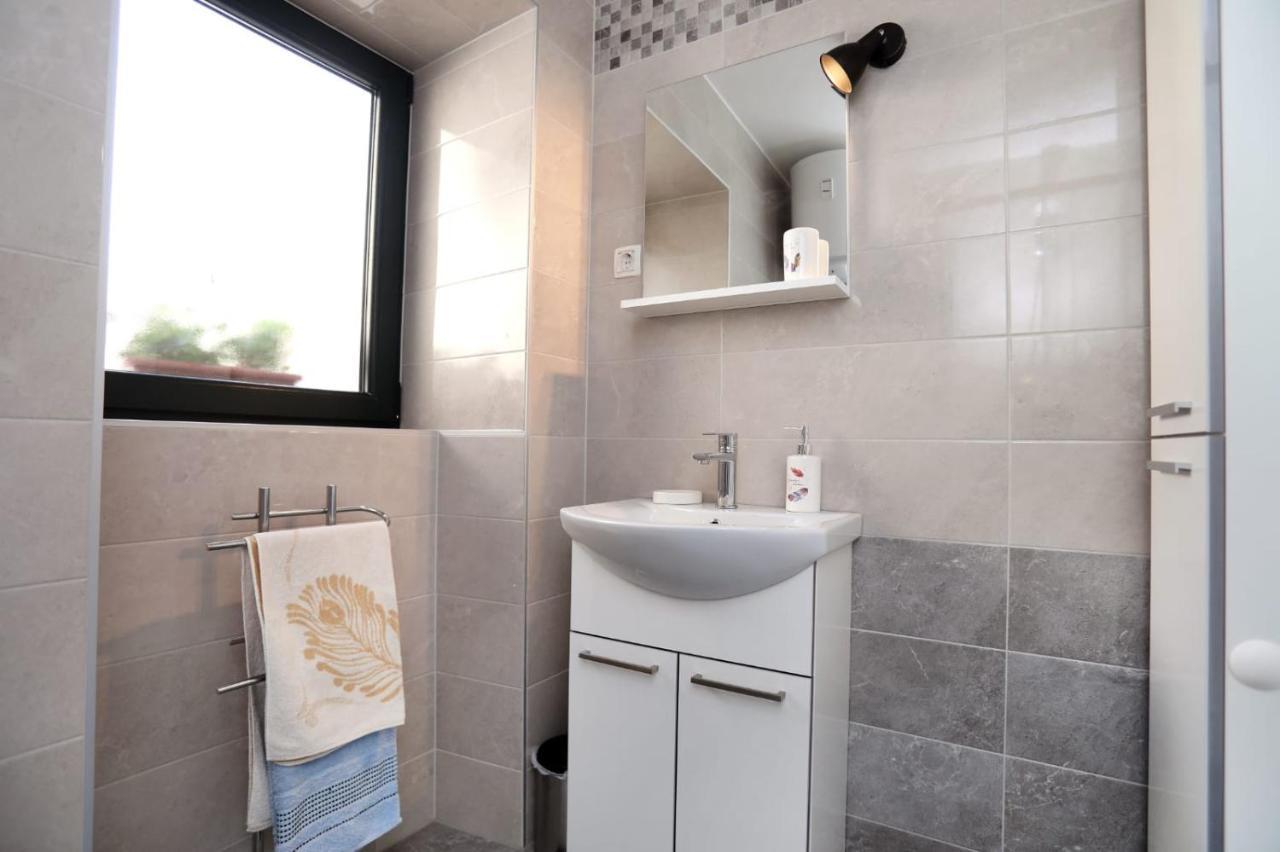 Kaštela Studio Apartman Mihaella מראה חיצוני תמונה