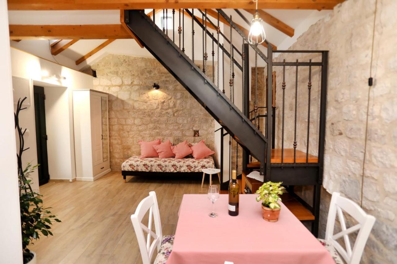 Kaštela Studio Apartman Mihaella מראה חיצוני תמונה