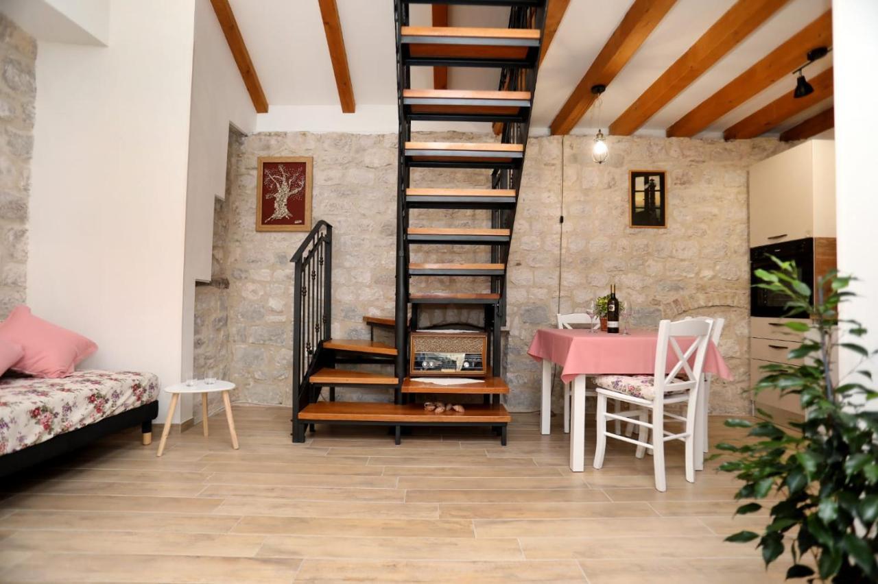 Kaštela Studio Apartman Mihaella מראה חיצוני תמונה